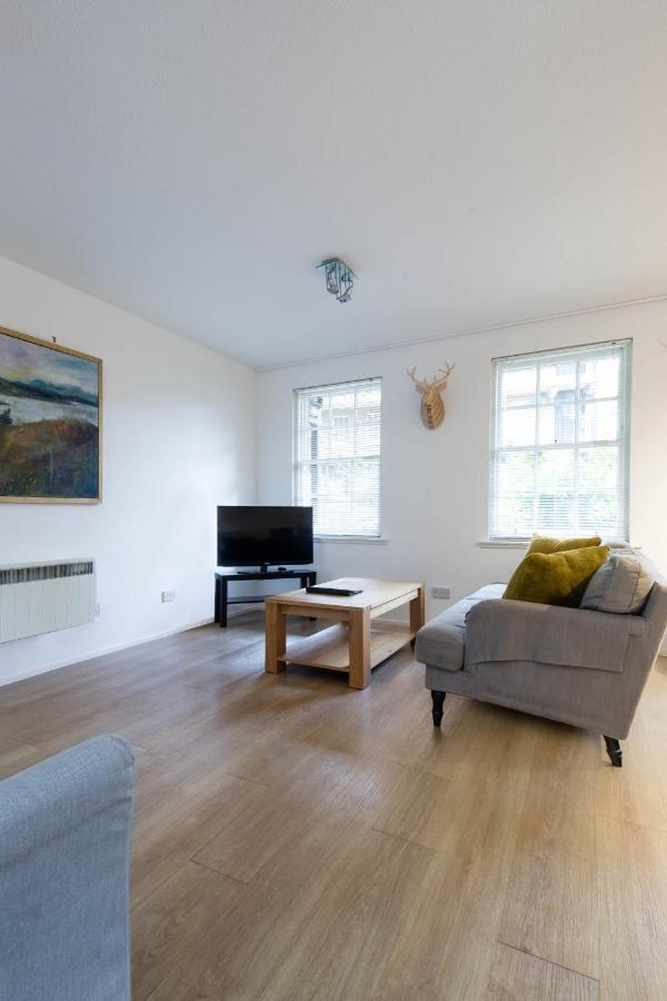 Modern Grassmarket Apartment Edimburgo Exterior foto