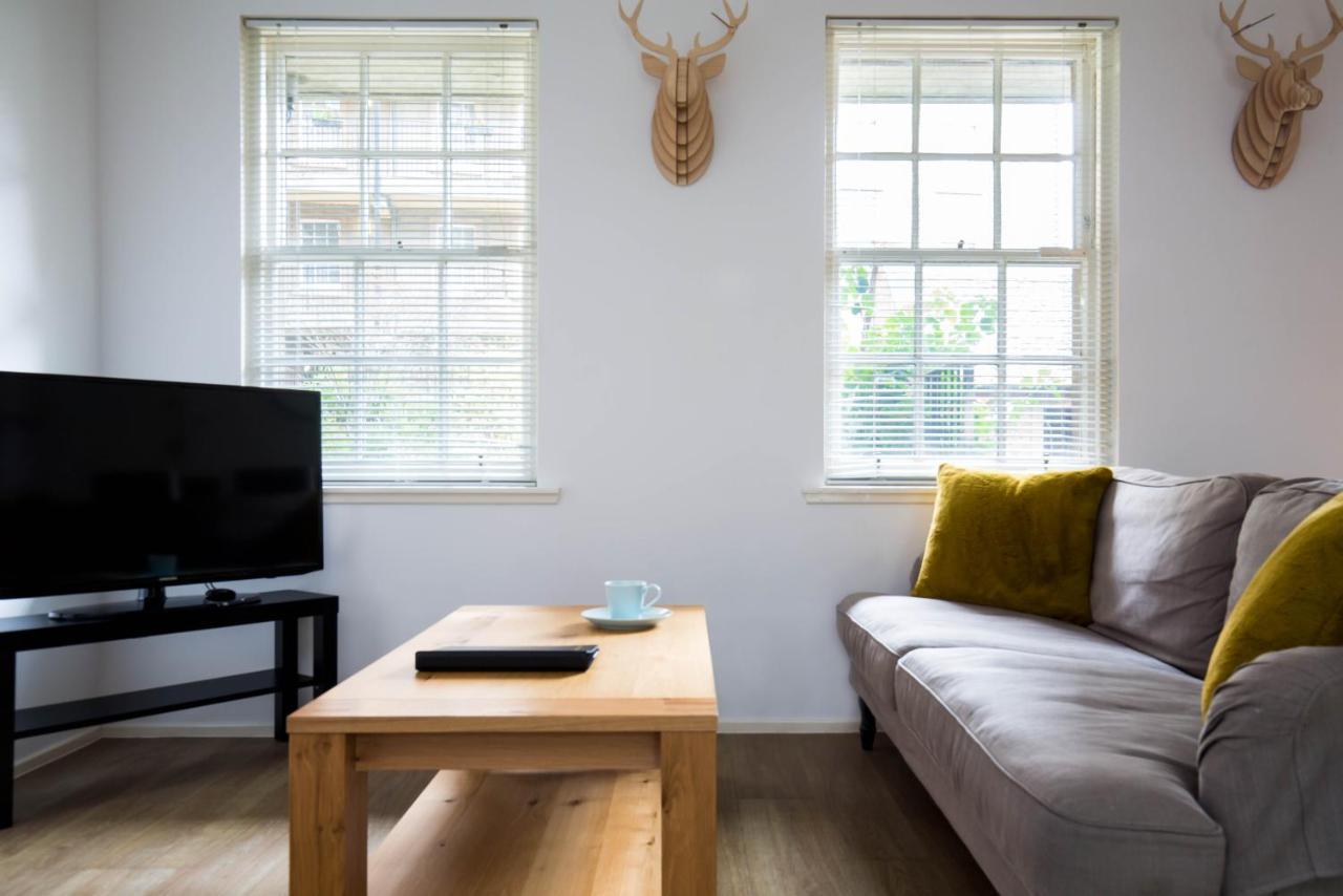 Modern Grassmarket Apartment Edimburgo Exterior foto