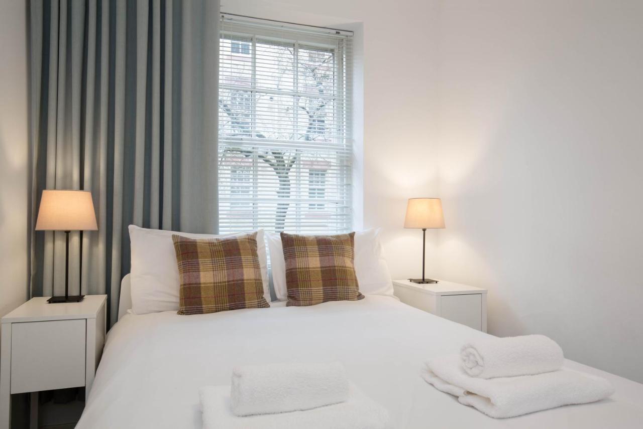 Modern Grassmarket Apartment Edimburgo Exterior foto